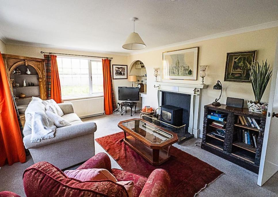 West Lodge 3 Bedrooms, Near Golf Course And River Turriff Eksteriør billede